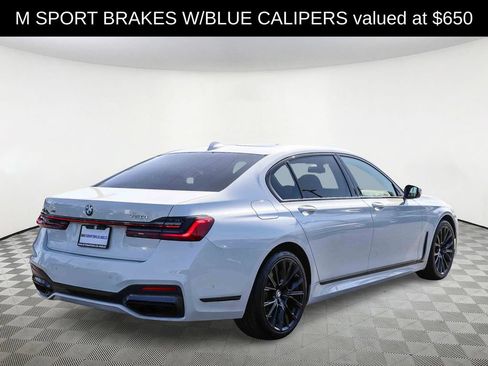 Used 2022 BMW 750i xDrive w/ M Sport Package AWD/4WD image 4