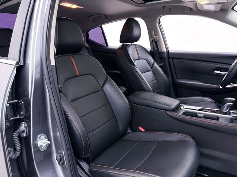 Used 2023 Nissan Sentra SR w/ SR Premium Package image 35