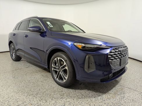 New 2025 Audi Q5 Prestige image 1