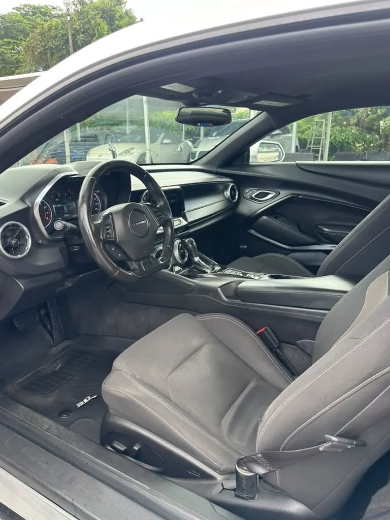 Used 2016 Chevrolet Camaro LT w/ Technology Package RWD image 8