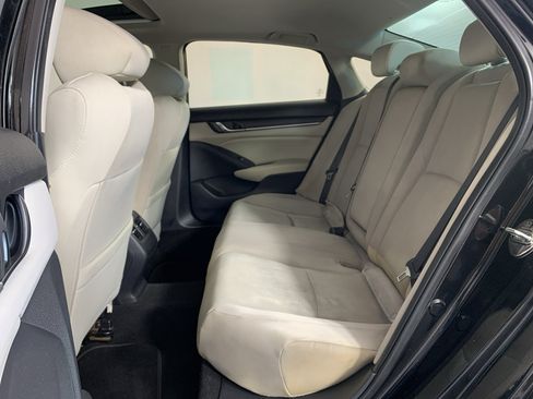 Used 2018 Honda Accord EX image 32
