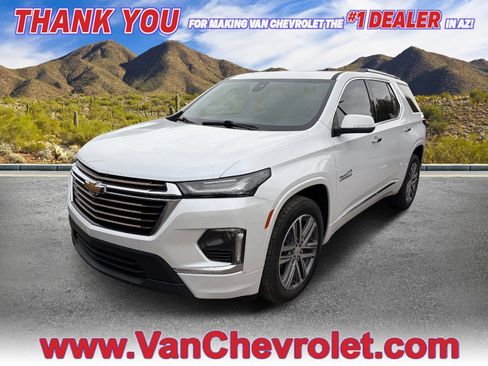 Used 2023 Chevrolet Traverse High Country FWD image 1