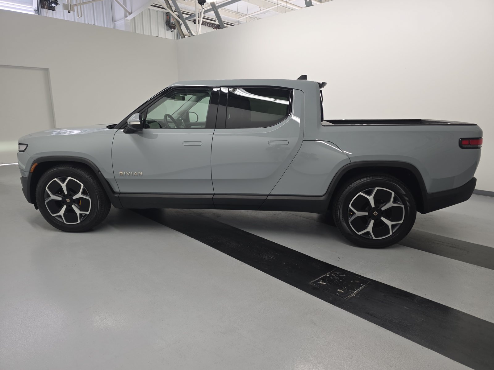Used 2023 Rivian R1T Adventure Quad AWD/4WD image 2