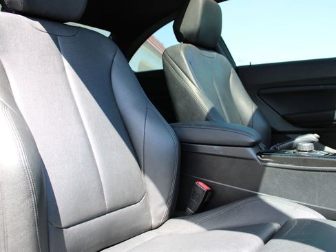 Used 2019 BMW 230i Coupe w/ Convenience Package RWD image 13