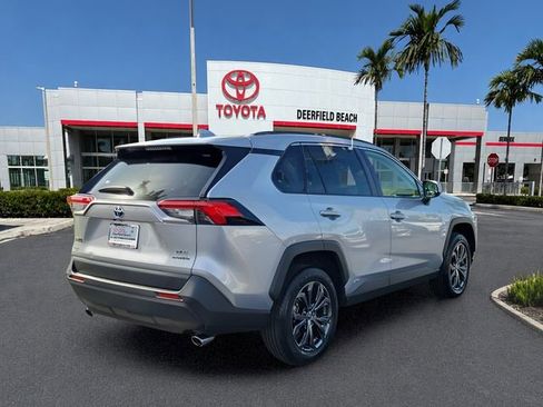 Certified 2022 Toyota RAV4 XLE Premium AWD/4WD image 4