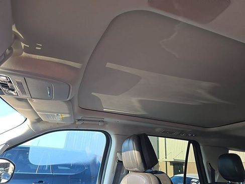 Used 2025 Lincoln Navigator L Reserve AWD/4WD image 13