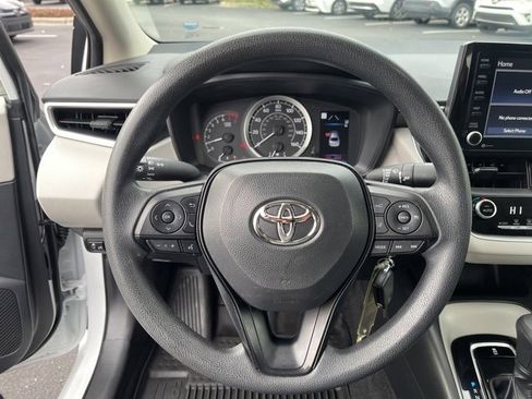 Used 2022 Toyota Corolla LE image 16