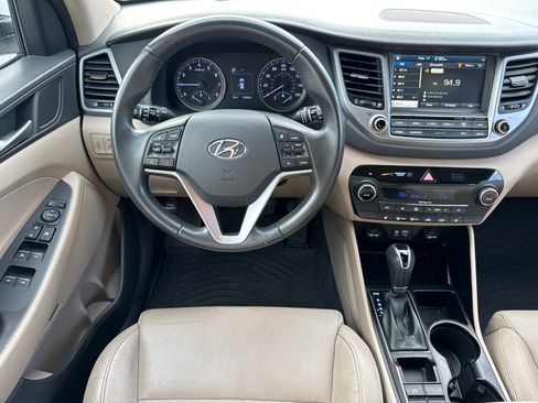 Used 2017 Hyundai Tucson Limited image 22