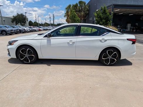 Used 2024 Nissan Altima 2.5 SR FWD image 9