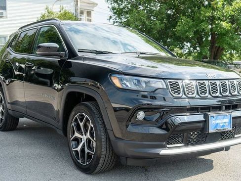 Used 2024 Jeep Compass Limited AWD/4WD image 4
