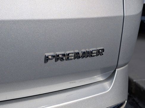 Used 2020 Chevrolet Traverse Premier image 33