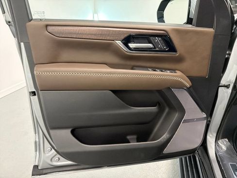 New 2026 GMC Yukon XL Denali Ultimate w/ LPO, Floor Liner Package AWD/4WD image 11