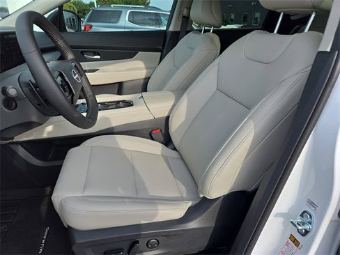 Certified 2025 Nissan Murano SV w/ Cargo Package image 10