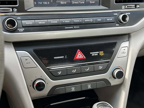 Used 2018 Hyundai Elantra SEL FWD image 29