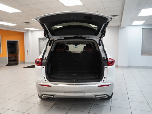 Used 2018 Buick Enclave Avenir w/ Avenir Technology Package image 10