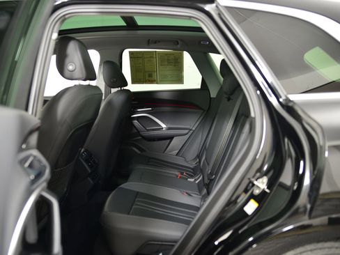 Certified 2025 Audi Q5 Premium Plus image 11