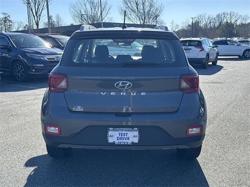 Certified 2025 Hyundai Venue SEL image 6