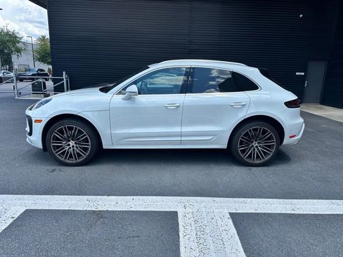 Certified 2024 Porsche Macan AWD/4WD image 5