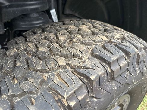 Used 2025 Jeep Wrangler Willys image 2