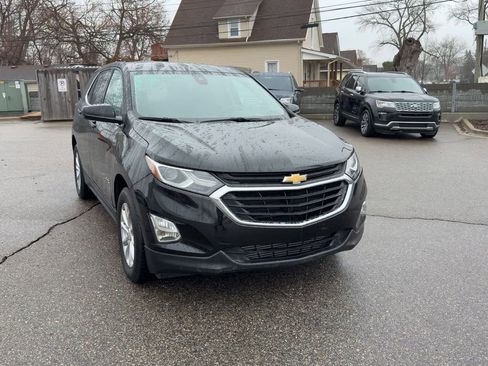 Used 2020 Chevrolet Equinox LT FWD image 2