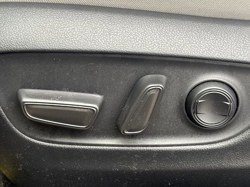 Used 2025 Toyota RAV4 XLE w/ Convenience Package image 8