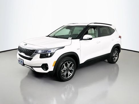 Used 2021 Kia Seltos EX AWD/4WD image 3