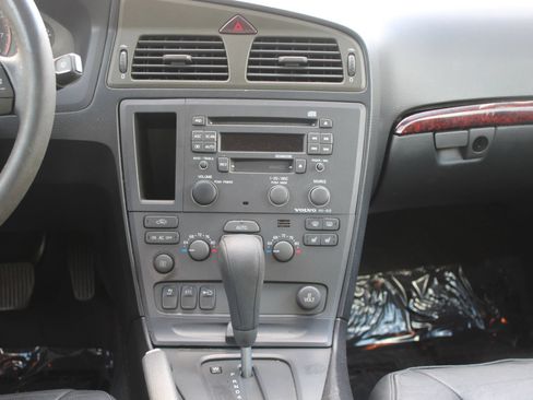 Used 2003 Volvo S60 2.4 FWD image 12