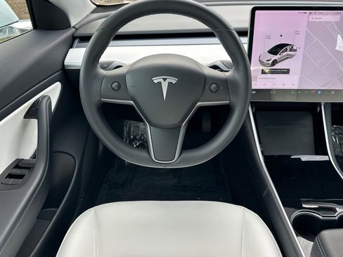 Used 2020 Tesla Model 3 image 16