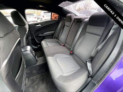 Used 2018 Dodge Charger SXT w/ Blacktop Package image 21