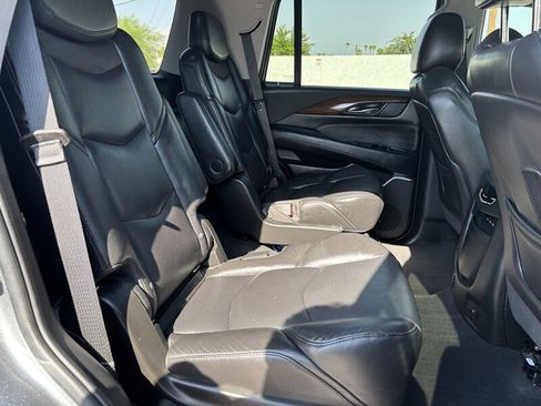 Used 2020 Cadillac Escalade Premium Luxury AWD/4WD image 32