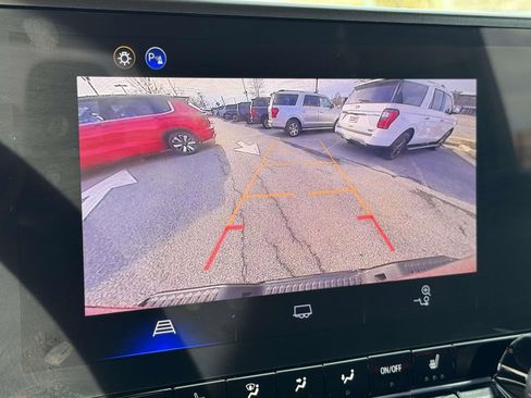 Used 2025 Chevrolet Colorado Z71 image 17