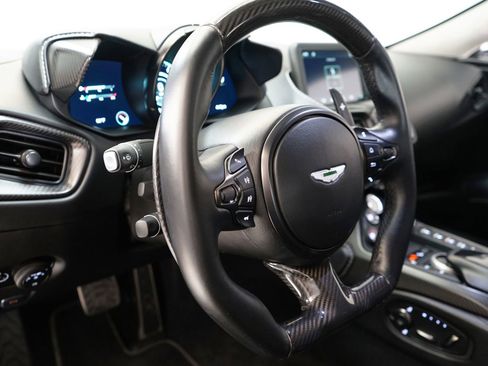 Used 2019 Aston Martin V8 Vantage Coupe image 16