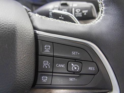 Used 2024 Jeep Grand Cherokee L Limited w/ Luxury Tech Group II AWD/4WD image 34
