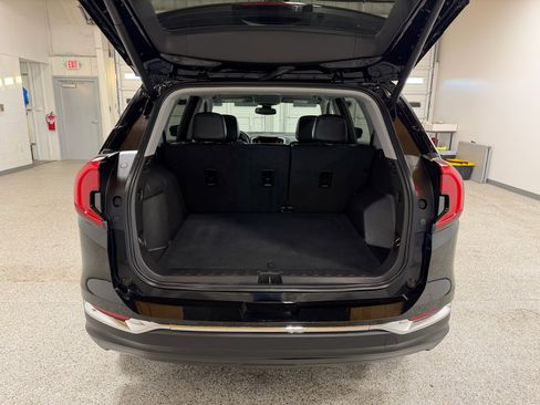 Used 2024 GMC Terrain SLT image 10