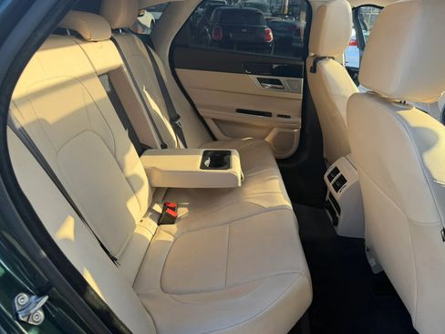 Used 2016 Jaguar XF Premium image 15