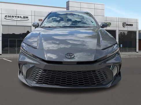 Used 2025 Toyota Camry SE image 10