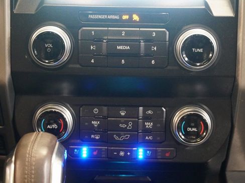 Used 2019 Ford F150 Limited w/ Trailer Tow Package image 20