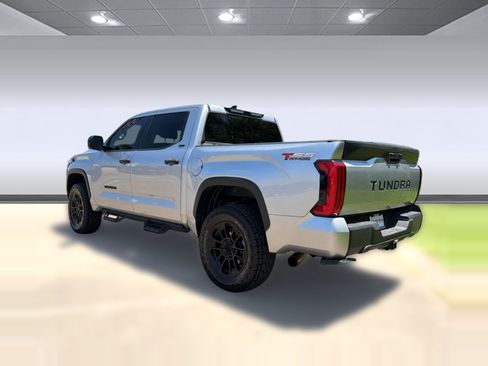 Used 2022 Toyota Tundra SR5 RWD image 3