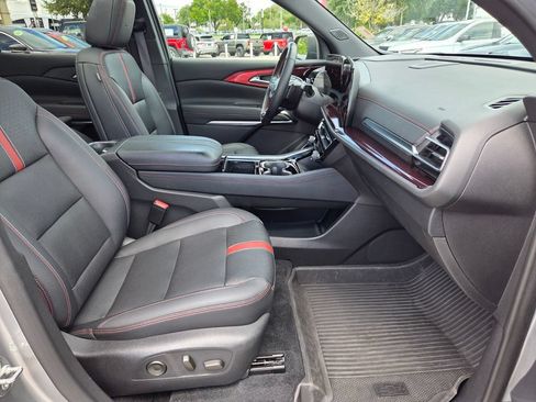 Used 2024 Chevrolet Traverse RS w/ LPO, Floor Liner Package FWD image 16