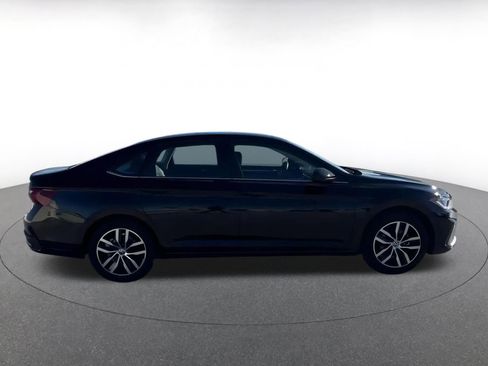 Used 2025 Volkswagen Jetta SE image 16