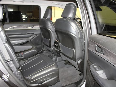 Certified 2023 Jeep Grand Cherokee L Limited AWD/4WD image 36