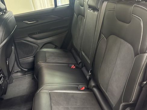 Used 2024 Jeep Grand Cherokee Altitude AWD/4WD image 21