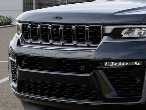 New 2026 Jeep Grand Cherokee L Summit AWD/4WD image 11