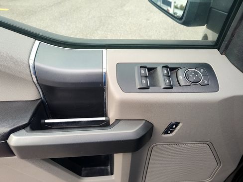 Certified 2018 Ford F150 XLT w/ Equipment Group 302A Luxury image 10