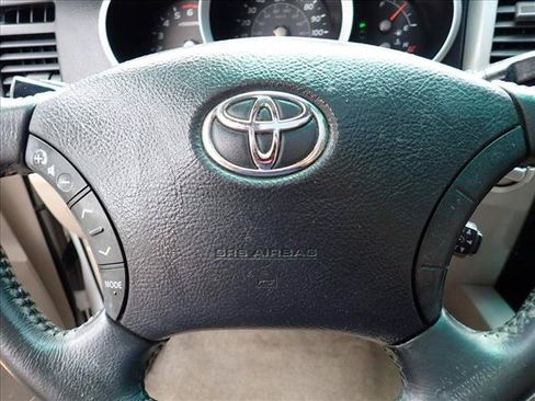 Used 2007 Toyota 4Runner SR5 AWD/4WD image 16