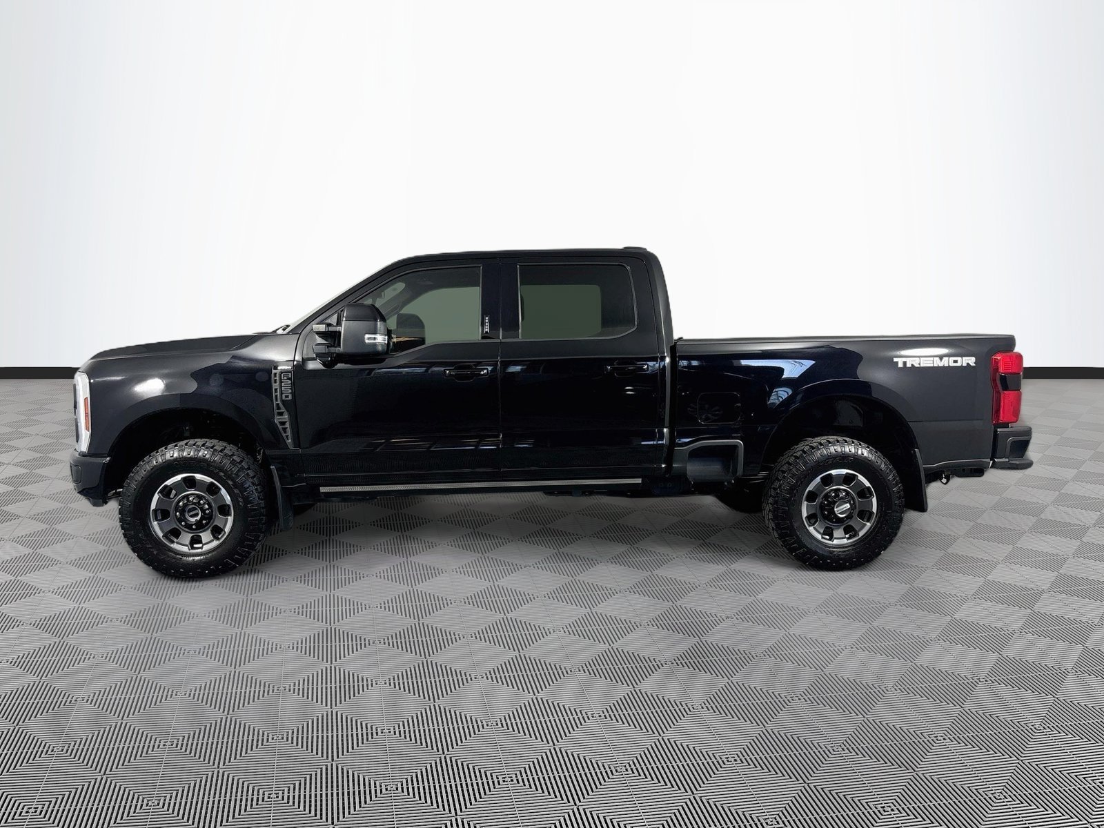 Used 2024 Ford F250 Lariat w/ Lariat Ultimate Package AWD/4WD image 4