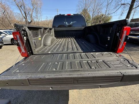 Used 2024 Ford F250 Platinum image 11