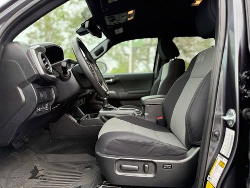 Used 2023 Toyota Tacoma TRD Off-Road w/ Black Out Package (TMS) image 12