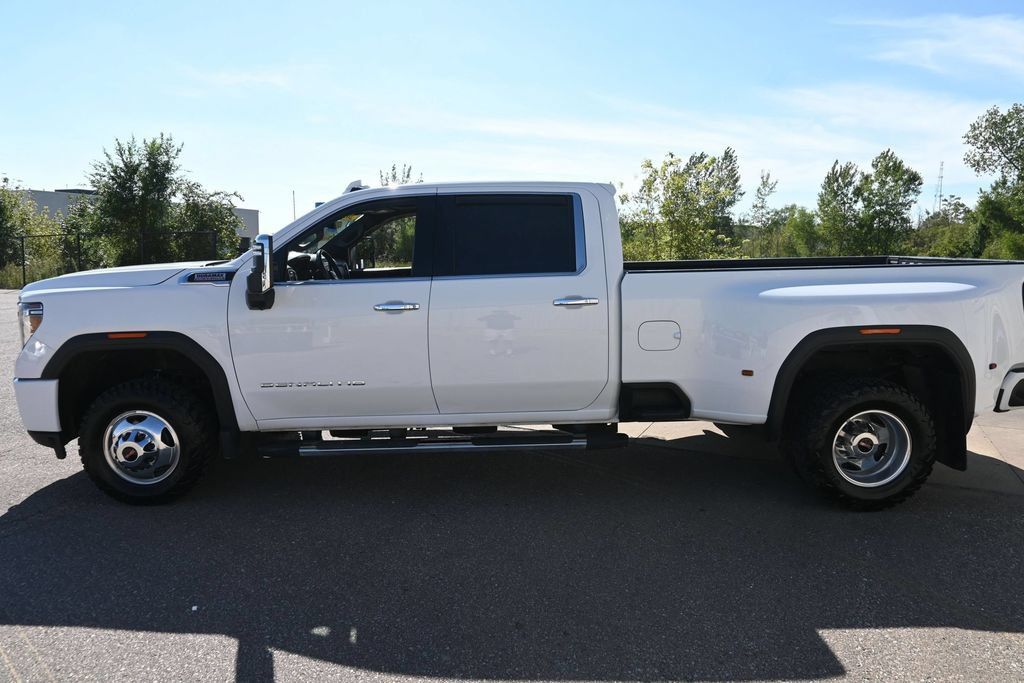 Used 2023 GMC Sierra 3500 Denali w/ Technology Package AWD/4WD image 7