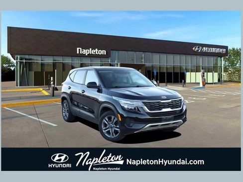 Used 2021 Kia Seltos LX image 1